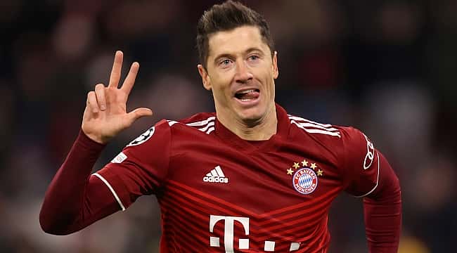 Bayern 7 golle çeyrek finalde